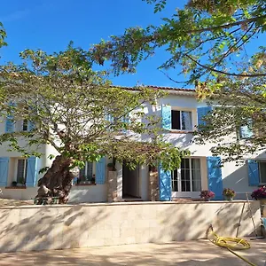 https://la-naronne.fr-provencehotel.com